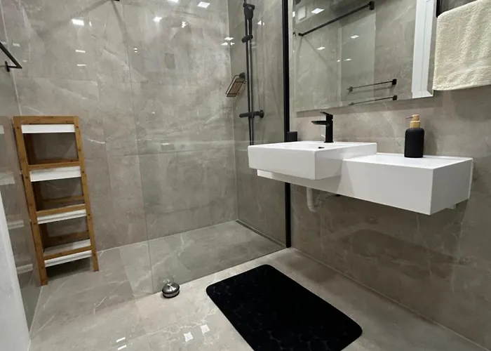 Star Apartment *